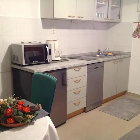 Appartamento In Mit Grill, Gemeinsamem Pool Und Whirlpool